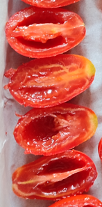 tomate coupé allongé pour tomates séchées